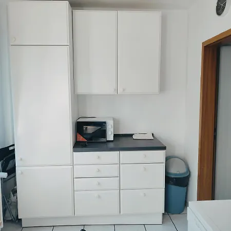 Monteurwohnung Messewohnung Sued Grenze Duesseldorf 6 Personen *