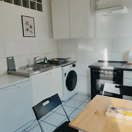 Monteurwohnung Messewohnung Sued Grenze Duesseldorf 6 Personen Διαμέρισμα *