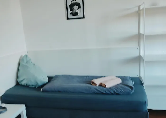 Monteurwohnung Messewohnung Sued Grenze Duesseldorf 6 Personen Apartman Duisburg